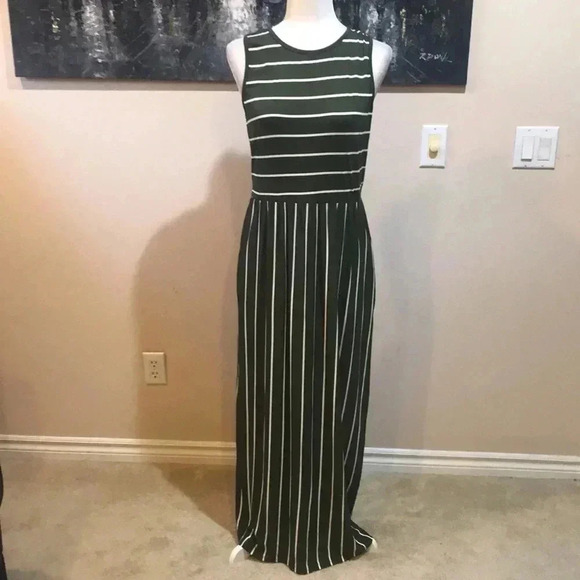 NWT Hount Dark Forest Green Flowy Stripe Maxi Dress with Pockets Size M - Picture 1 of 11